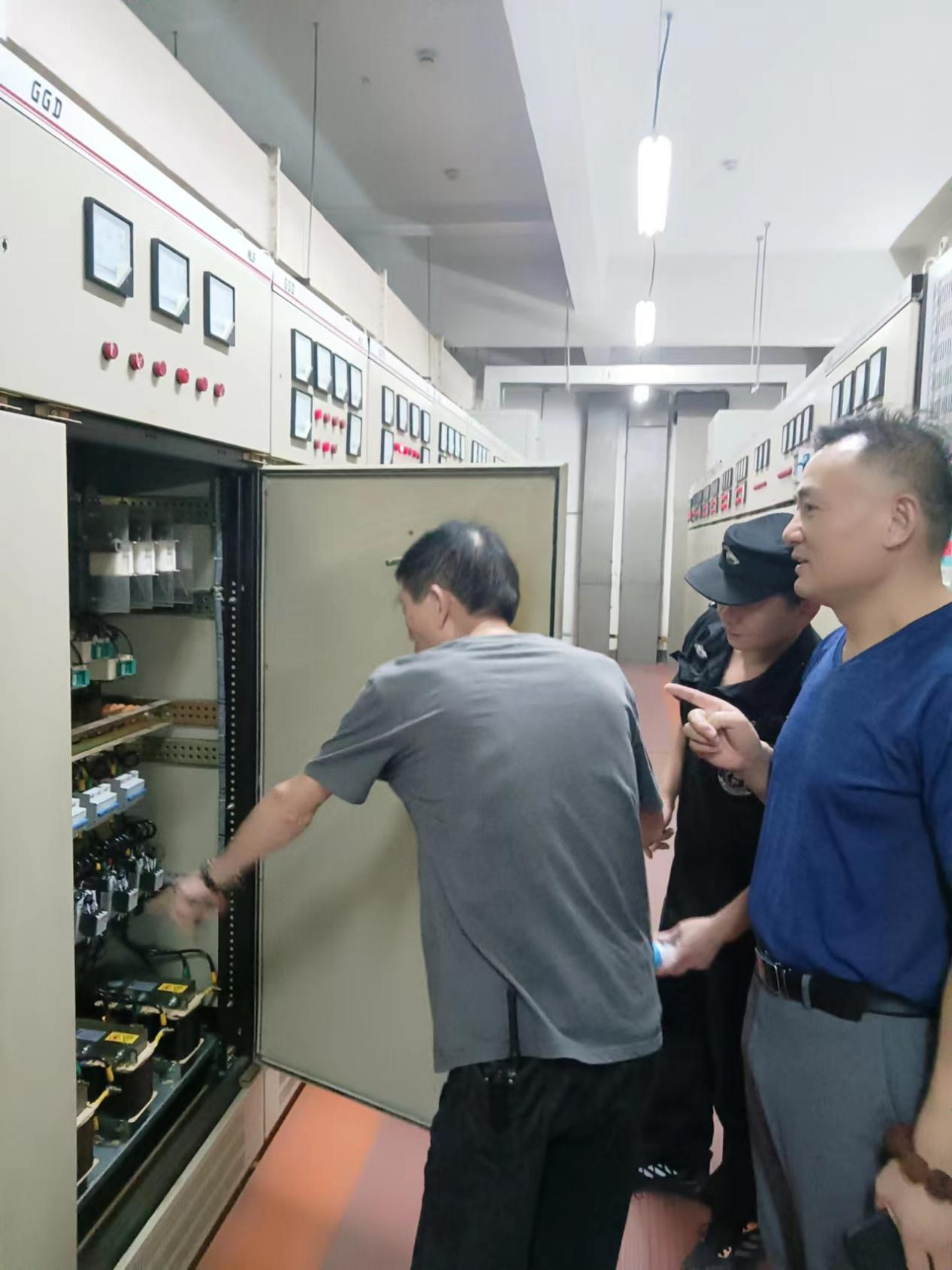 當好商城安全“守夜人”！錢江商城開展安全夜查行動