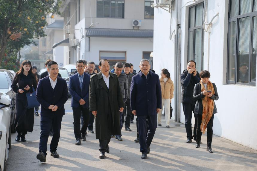 市政協(xié)黨組副書(shū)記、副主席許明一行赴律威調(diào)解中心調(diào)研